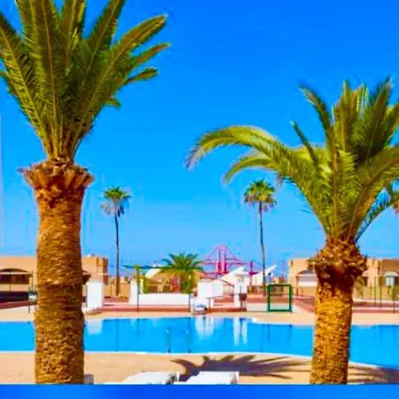 Sea-view With A Tennis Court 아데제